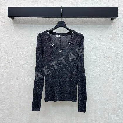 샤넬 자수 더블 C 로고 긴팔 니트 톱 135436