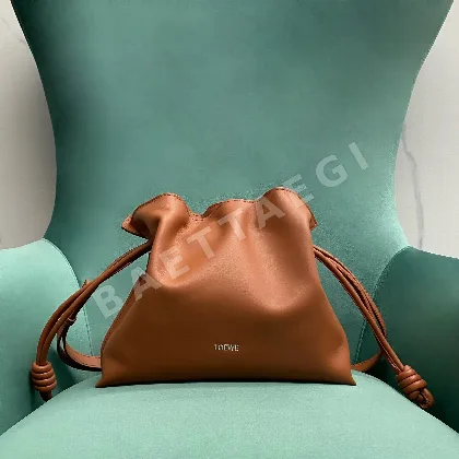 로에베 플라멩코 나파 가죽 드로스트링 가방 77163