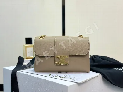 셀린느 체리 틴 빅토리아 소가죽 미니 핸드백 116593