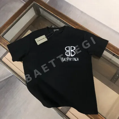발렌시아가 여성 반팔 티셔츠 88680