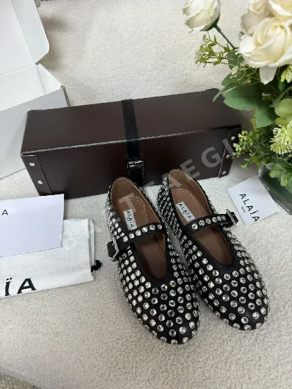 알라이아 램스킨 라인스톤 장식 발레리나 93896