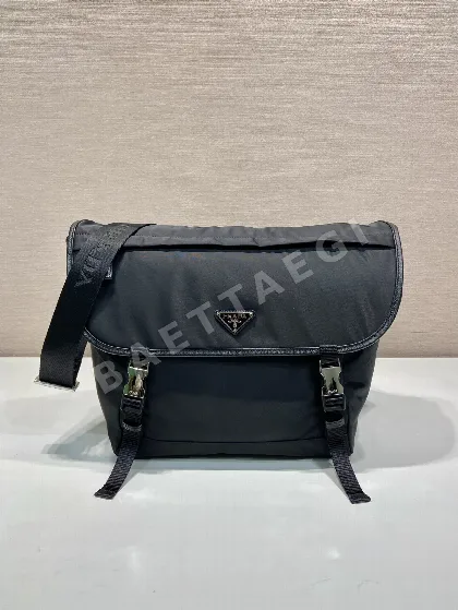 프라다 리사이클 나일론 메신저백 2VD052 A 67806