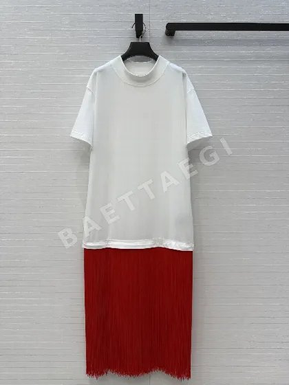 알라이아 태슬 포인트 라운드넥 H라인 원피스 131658