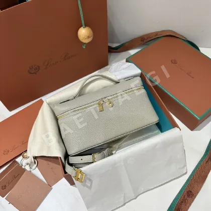 로로피아나 L19 펄 그레이 금장 버클 미니 핸드백 191281