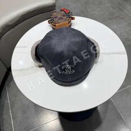 샤넬 더퍼 스웨이드 캡 185305