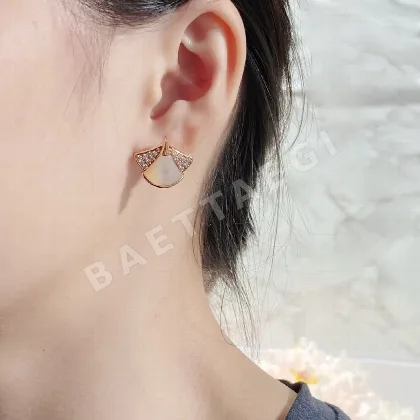 불가리 멀티팬 귀걸이 64685