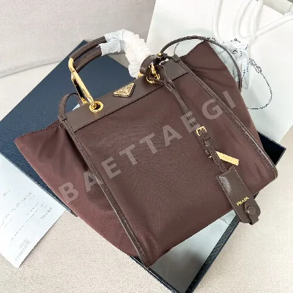 프라다 나일론 토트백 1BG578