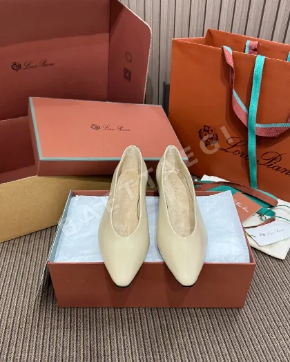 로로피아나 레베카 발레 슈즈 156926