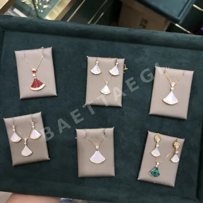 불가리 목걸이 64726