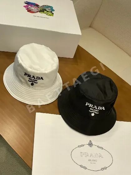 프라다 자수 버킷햇 84904