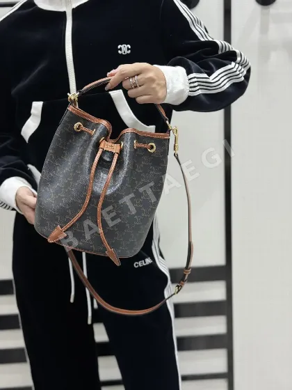 셀린느 클라라 뉴 버킷백 86431