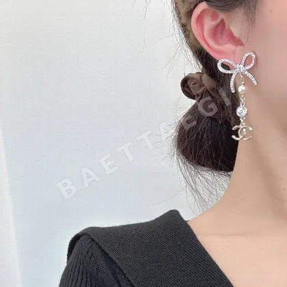 샤넬 진주 광택 골드 귀걸이 65895