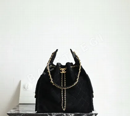 샤넬 26C 블랙 스웨이드 미디움 가방 26C