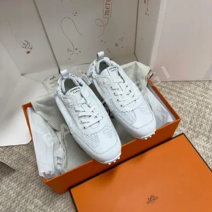 에르메스 인 스니커즈 94024