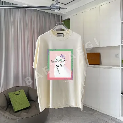 구찌 퍼스널라이즈드 레터 로고 반팔 티셔츠 47617