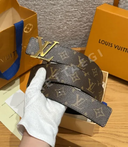 루이비통 LV 이니셜 메탈 버클 리버시블 벨트 180344
