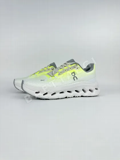 ON 클라우드틸트 러닝화 28865