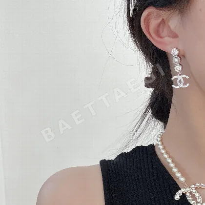 샤넬 귀걸이 65985
