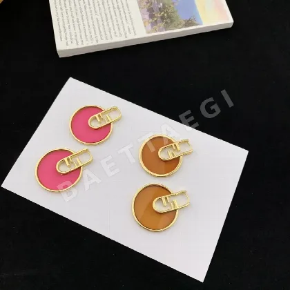 펜디 라운드 아크릴 귀걸이 71365