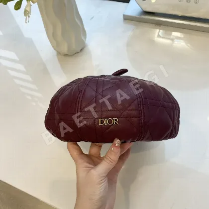 디올 가죽 체크 자수 베레모 78603