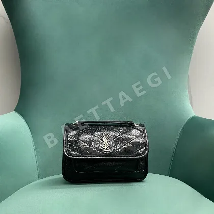 생로랑 니키 18 cm 가죽 숄더백 846087