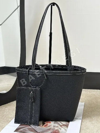 더로우 TC 페블드 가죽 스티치 가방 76145