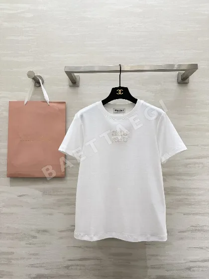 미우미우 레터 스팽글 자수 반팔 티셔츠 52524