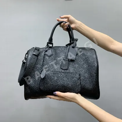 루이비통 M13916 가방