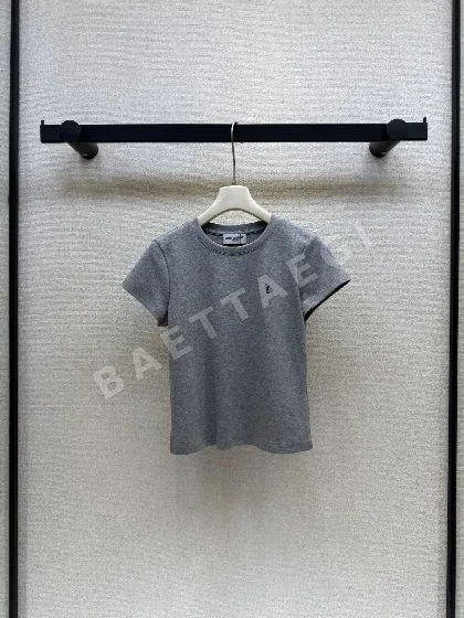 생로랑 YSL 자수 슬림핏 크롭 반팔 티셔츠 103360