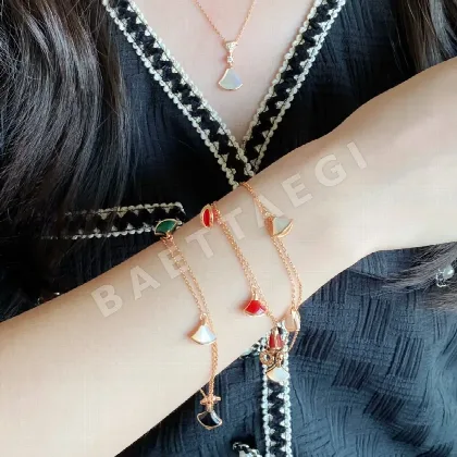 불가리 마더오브펄 4 패널 팔찌 64746