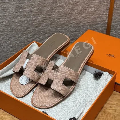 에르메스 오란 도마뱀가죽 샌들 117451