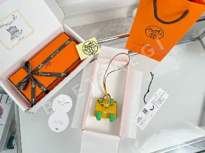 에르메스 미니 켈리 돌 소가죽 키링 124514