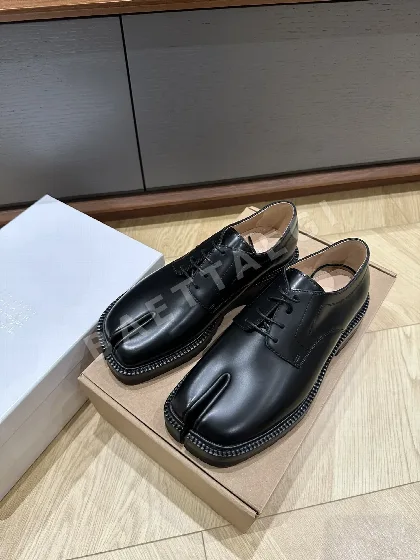 마르지엘라 MM6 플랫폼 스플릿 토 로퍼 9061