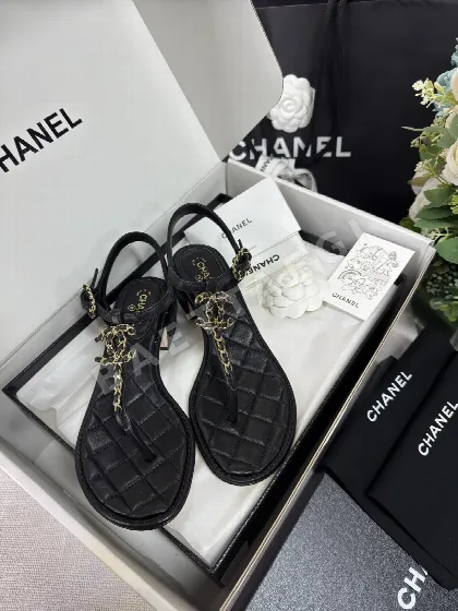 샤넬 체인 T 스트랩 미들힐 샌들 93713