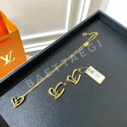 루이비통 LV 레터 하트 팔찌 64030
