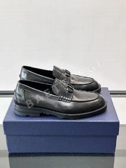 디올 가죽 로퍼 149136