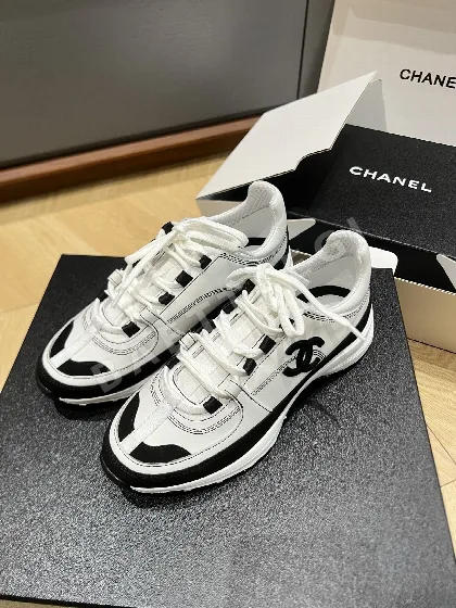 샤넬 뉴 판다 스웨이드 스니커즈 99516