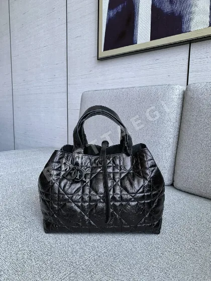 디올 투쥬르 플리츠 카프스킨 핸드백 105956