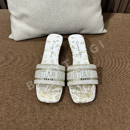 디올 자수 라운드 힐 샌들 141769