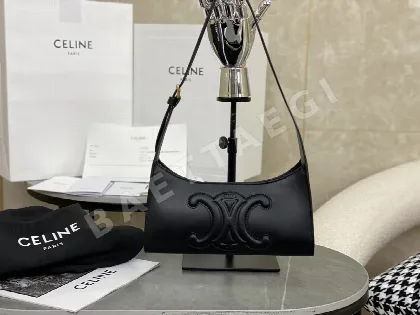 셀린느 올레더 언더암 숄더백 86477