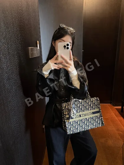 생로랑 호주산 가죽 여성 자켓 138650