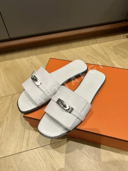 에르메스 줄리아 샌들 108143