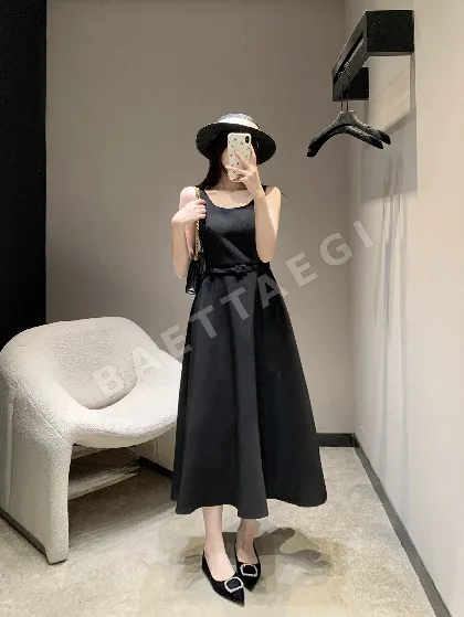 디올 울 실크 슬림핏 A라인 원피스