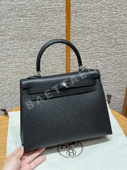 에르메스 켈리 25 블랙 실버 하드웨어 가방 18381