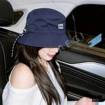 미우미우 자수 버킷 햇 모자 118639
