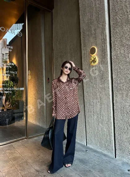 루이비통 프린트 여성 셔츠