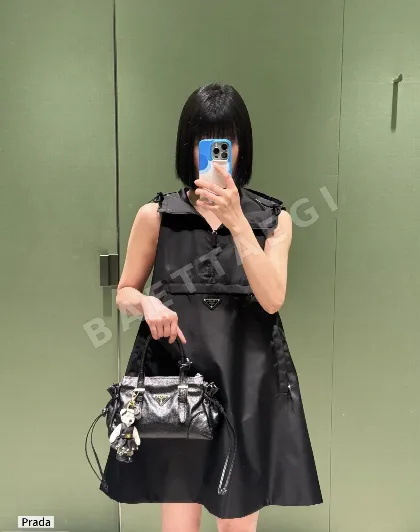 프라다 나일론 민소매 후드 원피스 114711