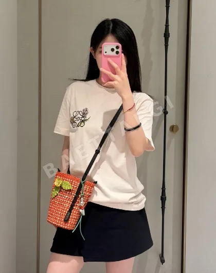 로에베 베이지 꽃무늬 자수 반팔 티셔츠 97762