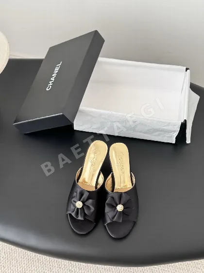 샤넬 동백 시리즈 슬리퍼 151653