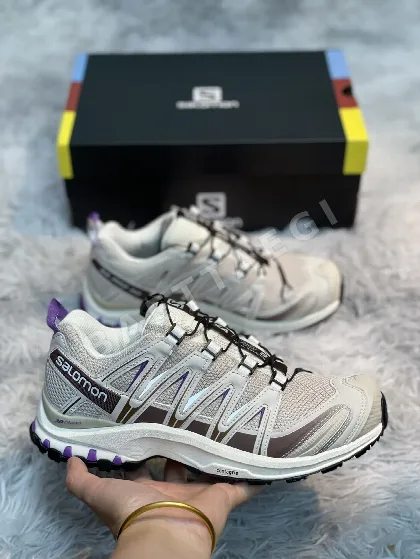 살로몬 신발 74784